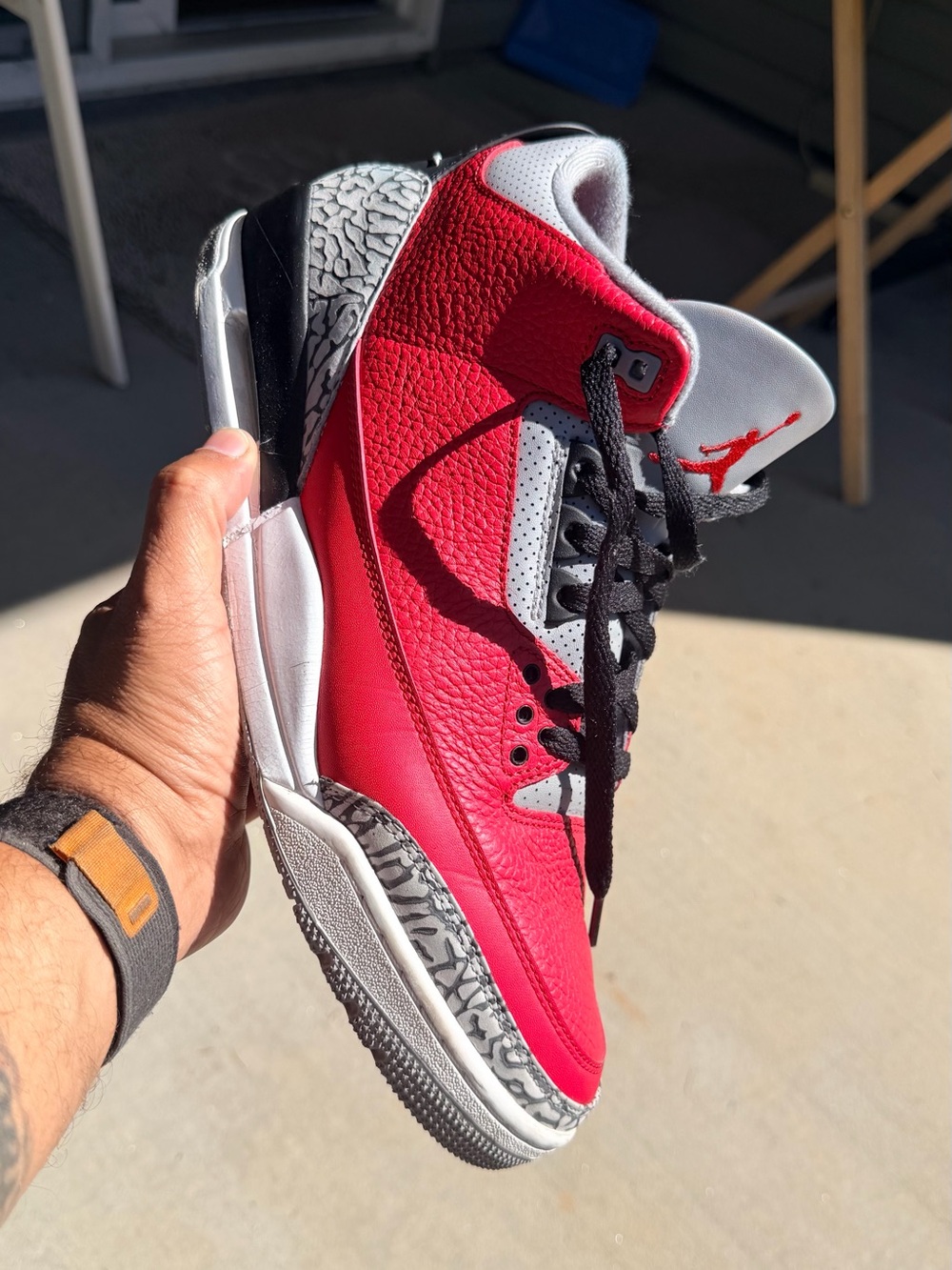 Jordan Retro 3 Sneakers - Red/White/Black